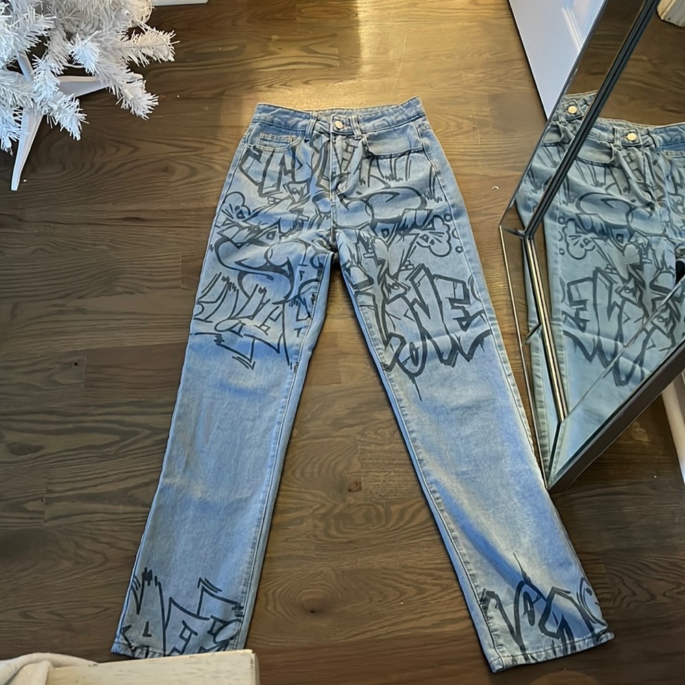 Baggy jeans with graphite